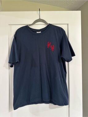 Southern Spirit Women’sGraphic Short-Sleeve Tee with Red Lobster Motif